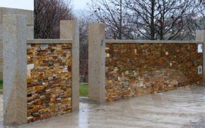 Muro en taco santiago y granito moreno pais